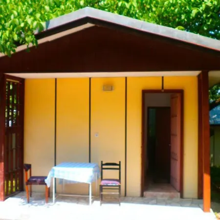 Homely Bungalow Fro 2 Or 3 Persons Vendégház Kamena